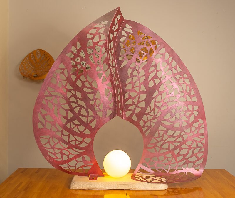 El arte como regreso a casa: historia, identidad y luz hecha a mano