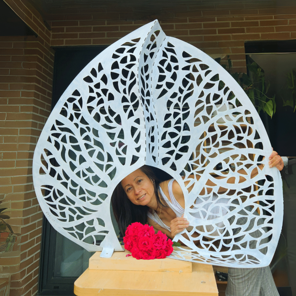 Lámpara artesanal de gran formato Obboart para espacios rústicos grandes, hecha a mano en Pamplona.